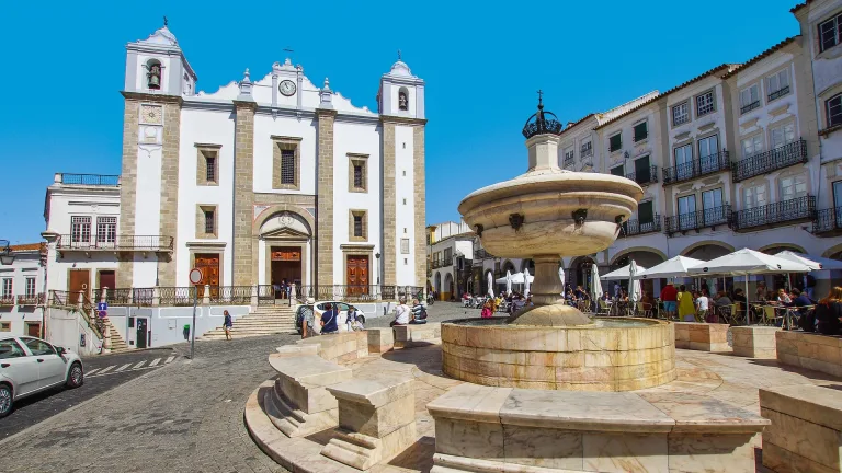évora