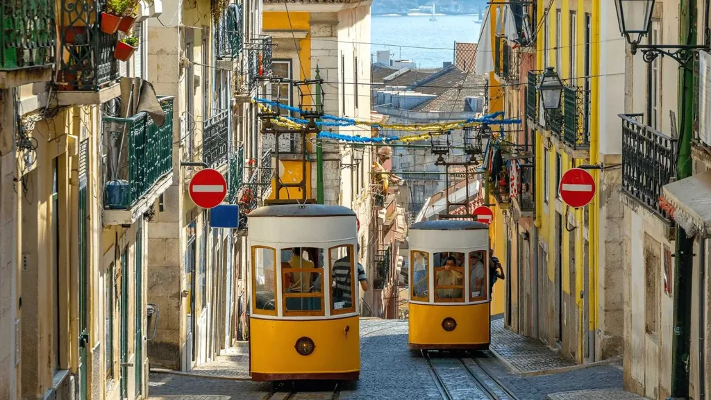 lisbon tour tram
