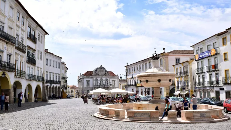 évora