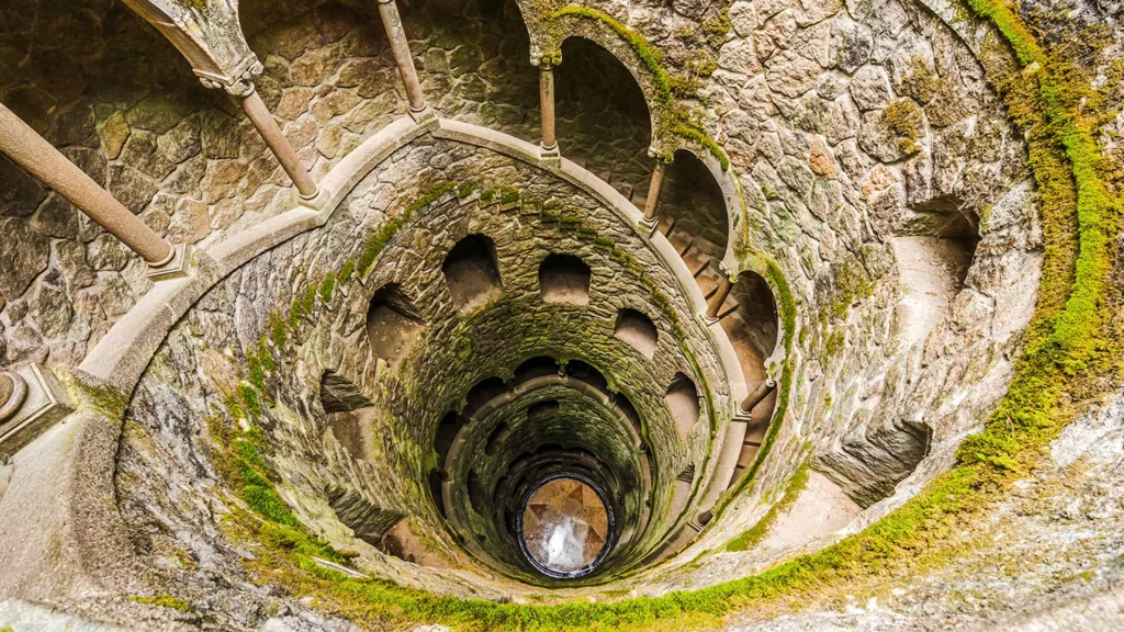 regaleira well sintra