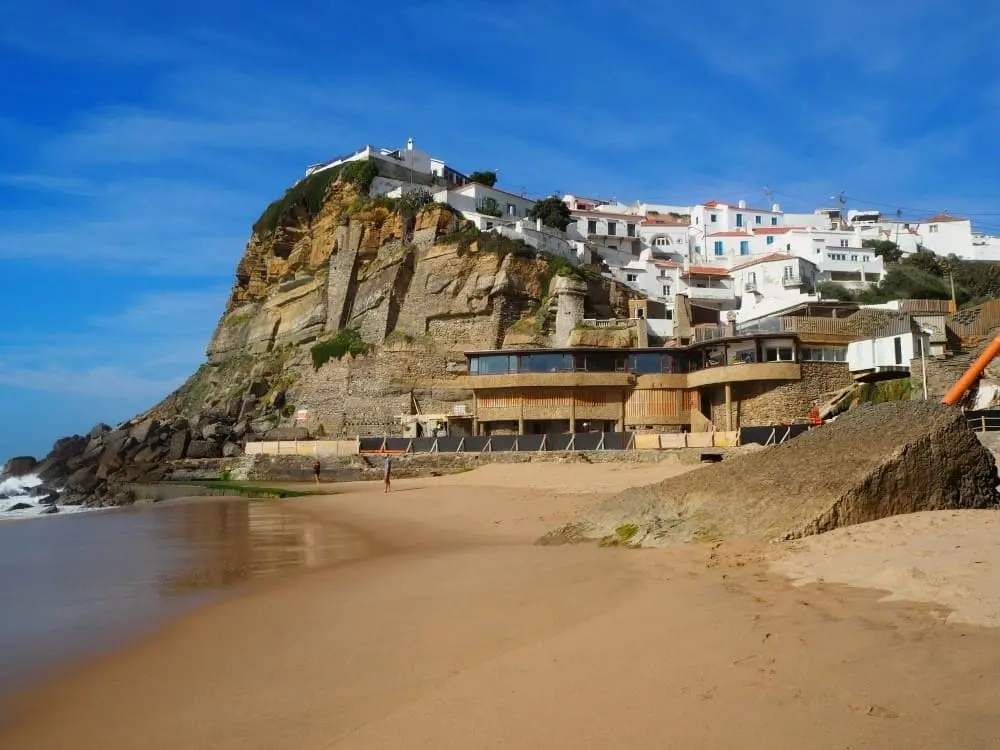 Azenha do Mar on the beach