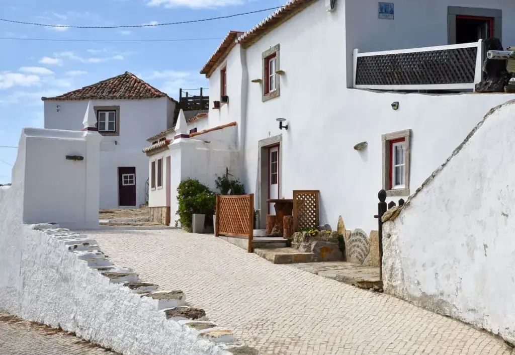 Azenha do Mar village