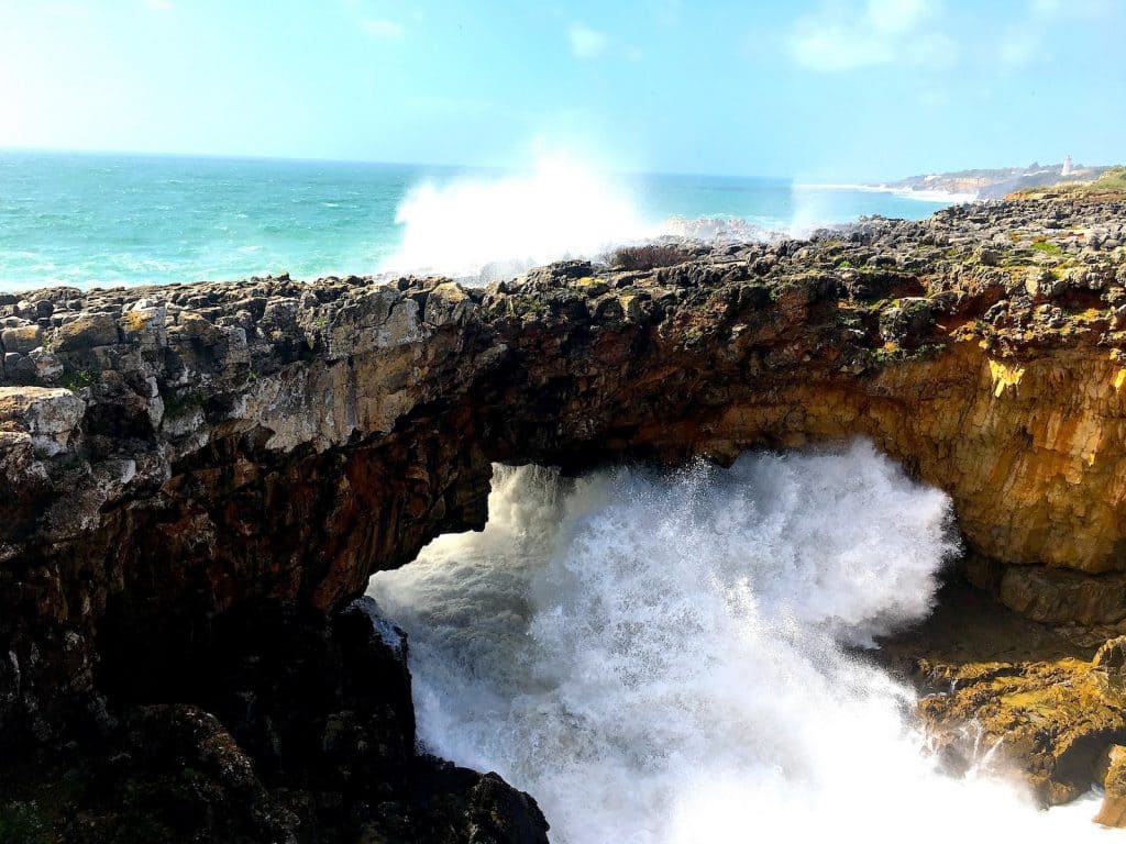 Olas grandes Boca-do-Inferno