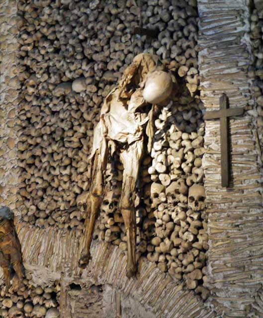 Interior Chapal of BOnes