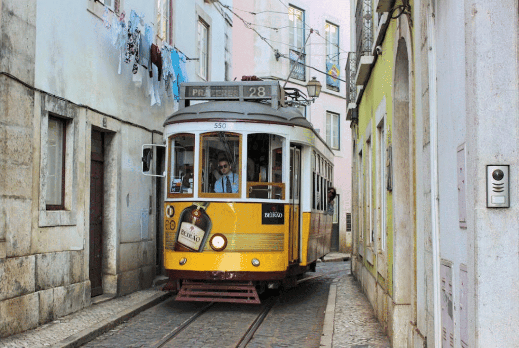 Tram-28-Alfama