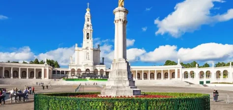 Sanctuary of Fátima — 110 km from Cascais via A8 motorway, 6 million visitors per year